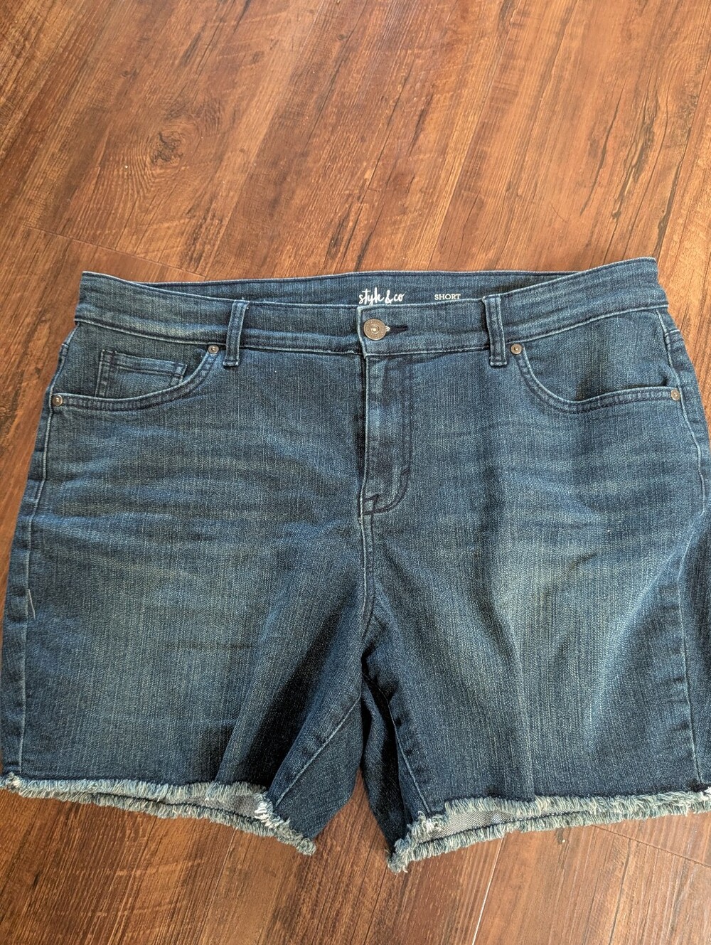 Style & Co NWOT 16S Denim Shorts - Frayed Hem